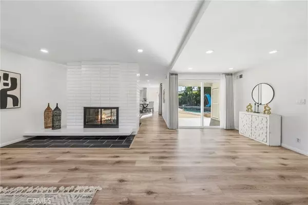 Arcadia, CA 91006,448 E Sandra