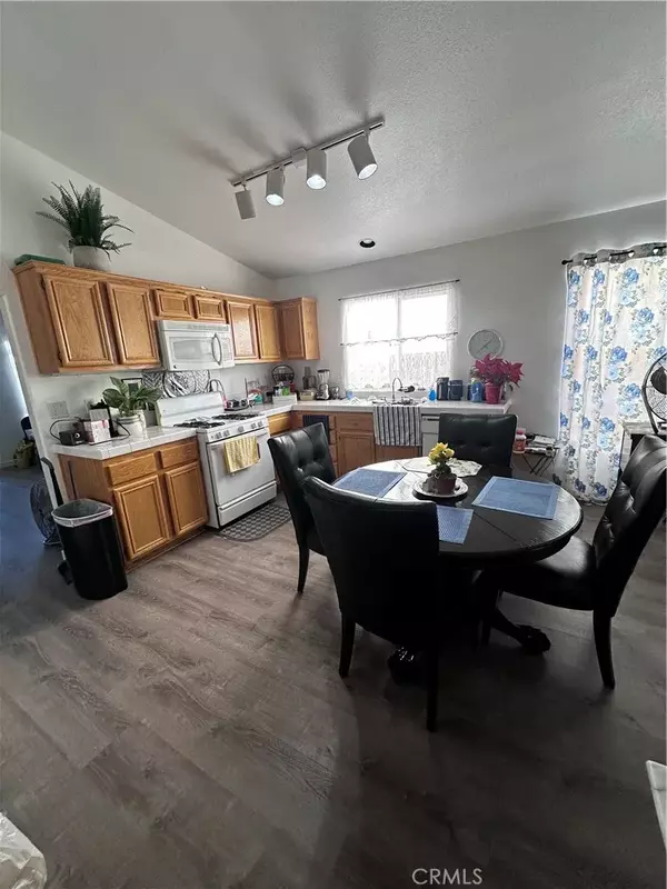 Victorville, CA 92394,14631 Green River