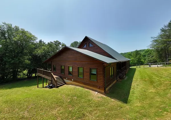 Blairsville, GA 30512,130 Stable Gate Drive