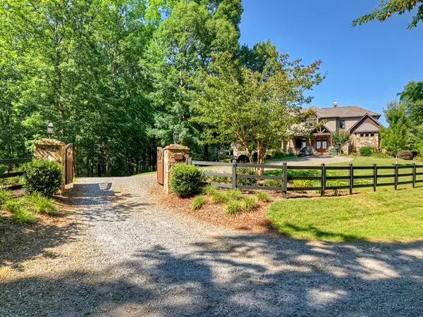 Blue Ridge, GA 30513,394 Snake Mountain Road