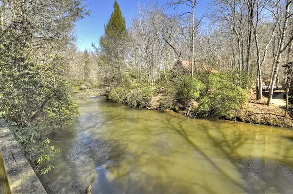 Mccaysville, GA 30555,142 Arrow Ridge Road