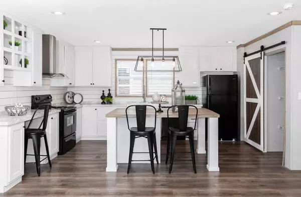 Ellijay, GA 30540,5161 Hwy 382