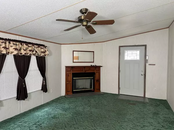 Murphy, NC 28906,493 Fall Branch Road