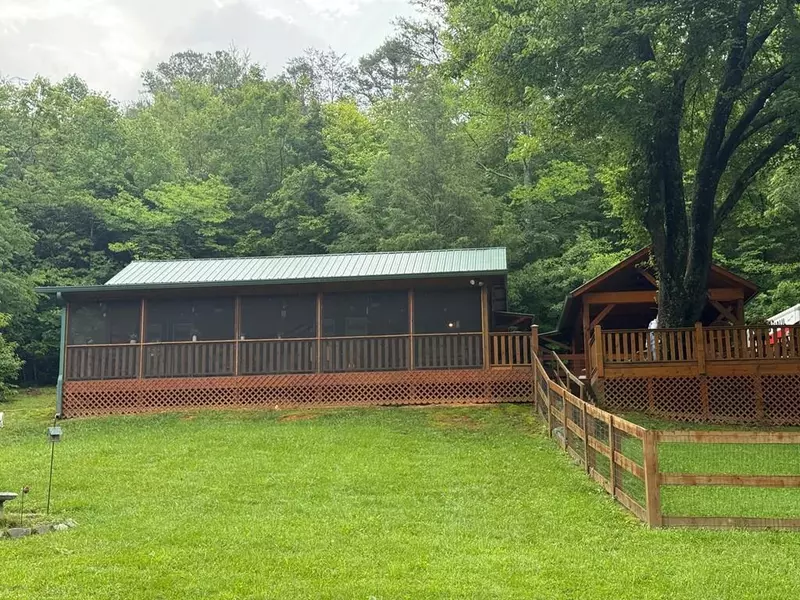 100 Bryant Farm Road, Murphy, NC 28906