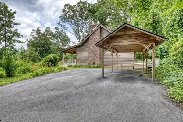Rabun Gap, GA 30568,988 Yorkhouse Road
