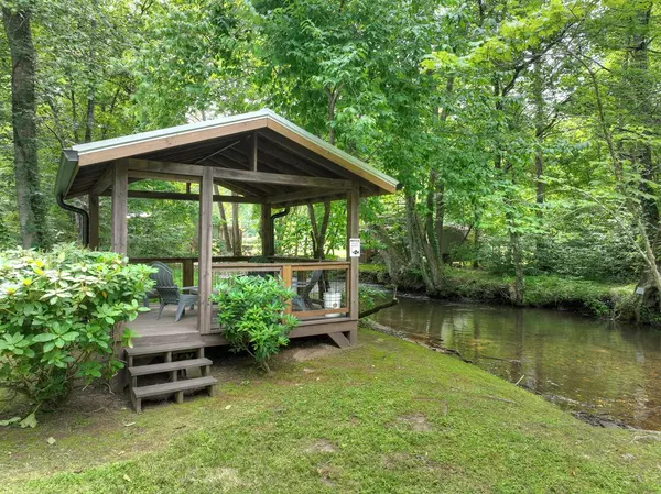 Cherry Log, GA 30522,211 Rockhouse Road