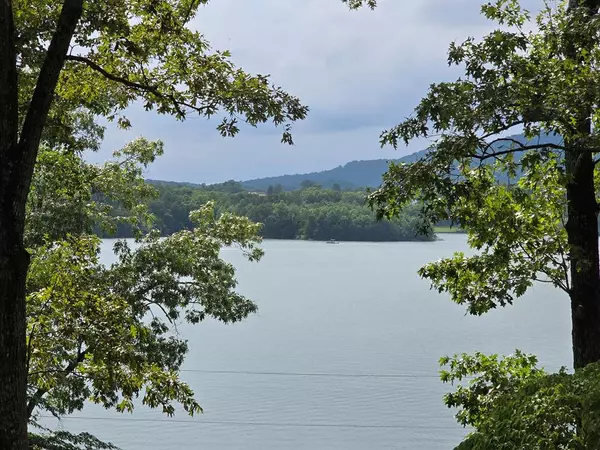 Hiawassee, GA 30546,1792 Chatuge Shores Road