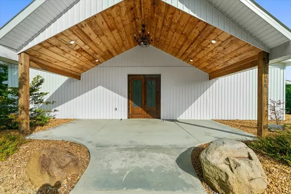 Chatsworth, GA 30705,2948 Holly Creek Cool Springs Road