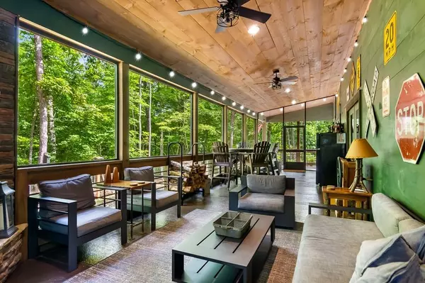 Mineral Bluff, GA 30559,261 Rooks Road