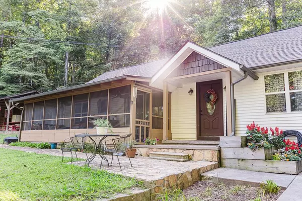 777 Williamstown Road, Mineral Bluff, GA 30559