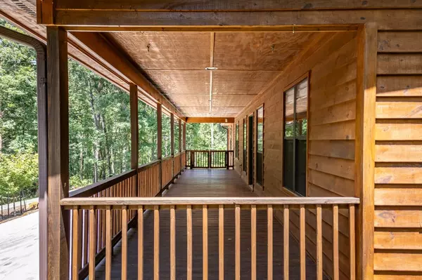 Cleveland, GA 30531,360 Sandra Lane