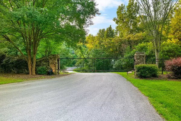 East Ellijay, GA 30540,126R Red Oak Trail