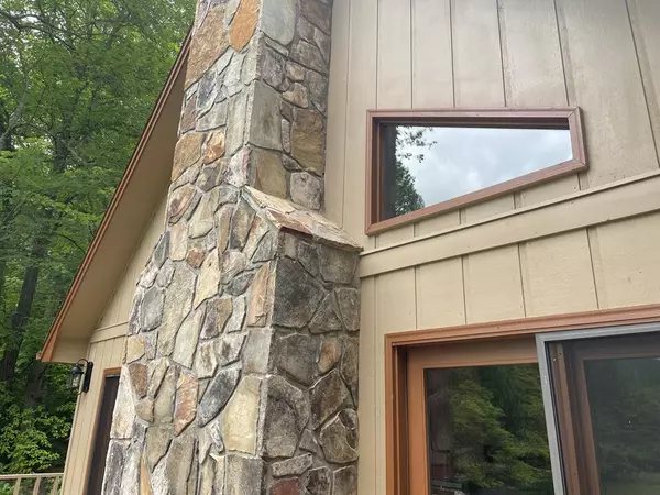 70 Town Creek View, Blairsville, GA 30512