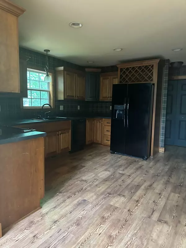 Murphy, NC 28906,255 Raspberry Lane