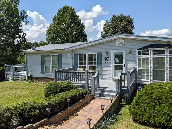 Warne, NC 28909,283 Bobcat Lane