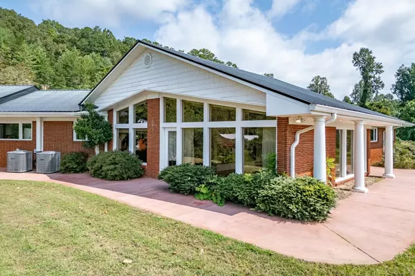 Murphy, NC 28906,212 Natural Springs Drive