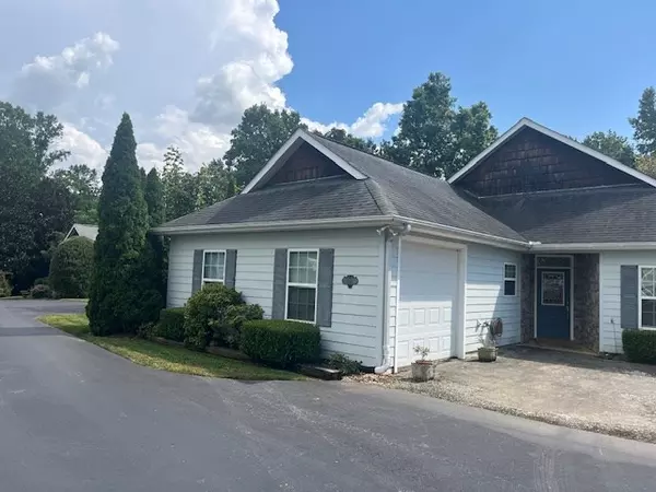 Hiawassee, GA 30546,422 Longview Circle