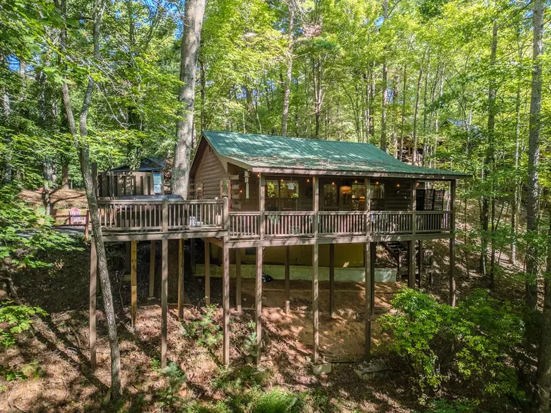 129 Cherokee Drive, Blue Ridge, GA 30513