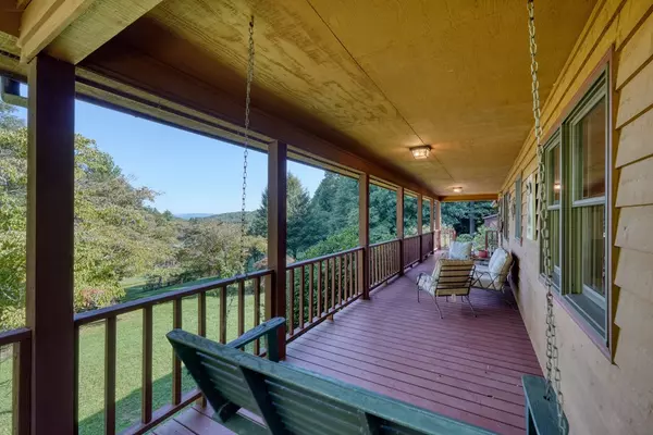 Blairsville, GA 30512,652 Pleasant Valley Lane