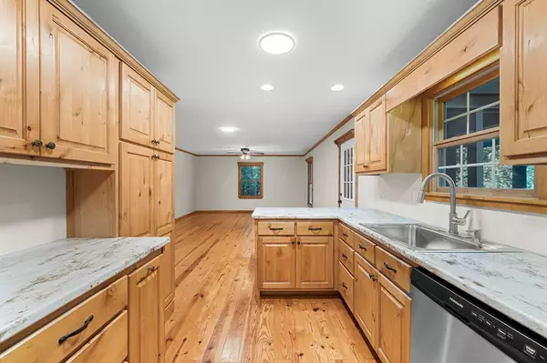 Ellijay, GA 30540,95 February Lane