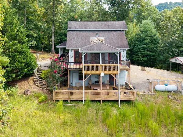 Hayesville, NC 28904,371 Countryside Lane