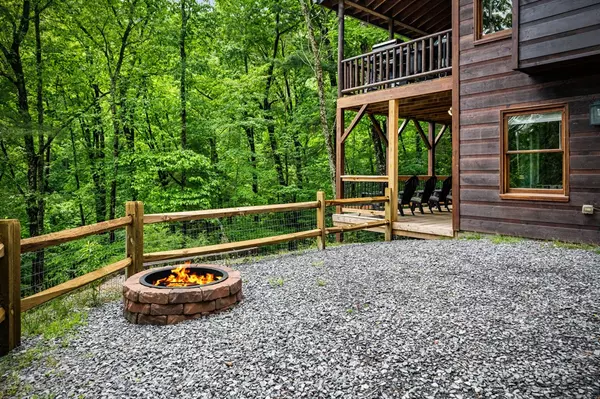 Ellijay, GA 30536,947 Mountain Oak Road