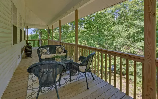 Blairsville, GA 30512,102 Summit Way