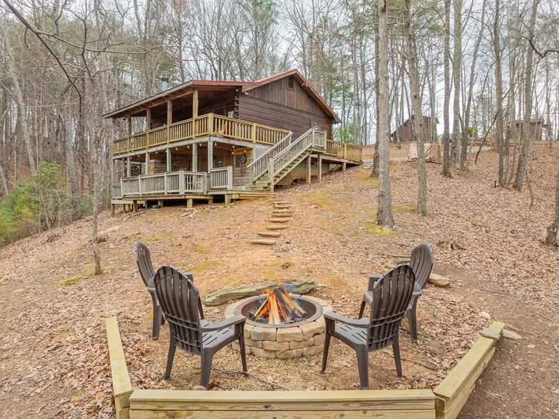 1350 Cherry Lake Drive, Blue Ridge, GA 30513