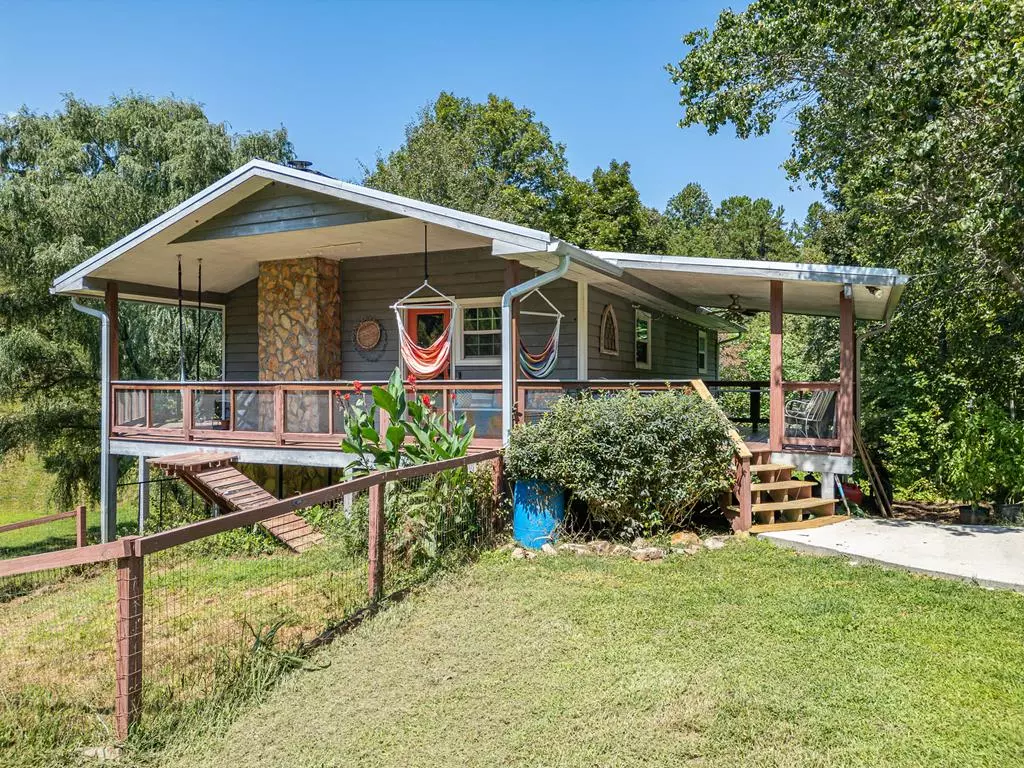 Murphy, NC 28906,264 Tommys Lane