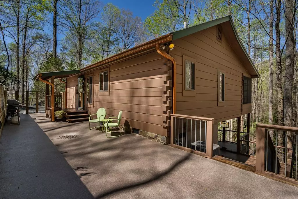 Cherry Log, GA 30513,266 Chimney Rock Road