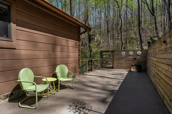 Cherry Log, GA 30513,266 Chimney Rock Road