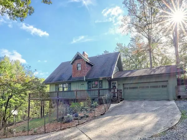 206 Peckerwood Road, Hayesville, NC 28904