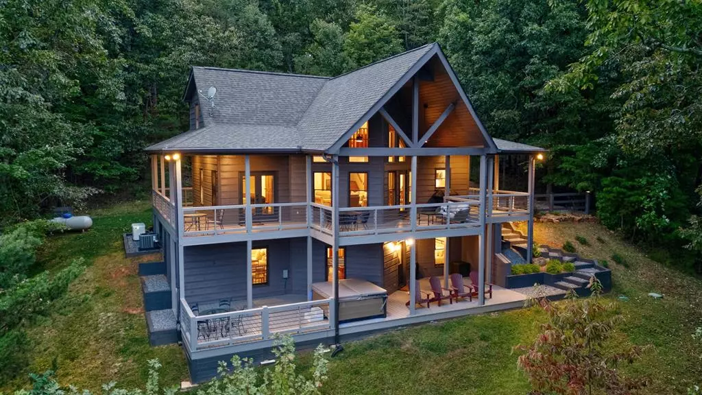 615 Cherokee Circle, Ellijay, GA 30536