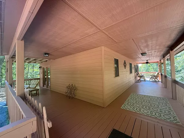 Murphy, NC 28906,552 Leonard Lane