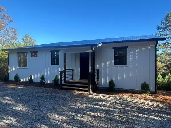 Mineral Bluff, GA 30559,22 Walnut Spur