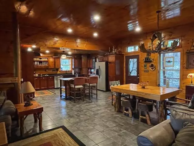 Blairsville, GA 30512,911 Summit Way