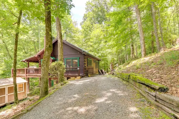 Ellijay, GA 30540,63 Hawk Trail