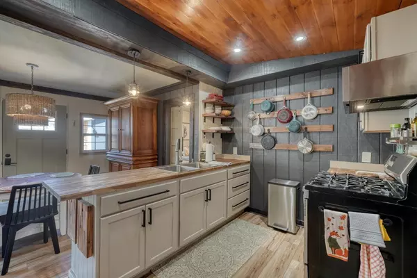 Hiawassee, GA 30546,4356 Riverbank Run