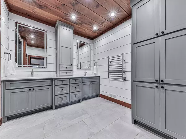 Morganton, GA 30560,42 Lone Pine Drive