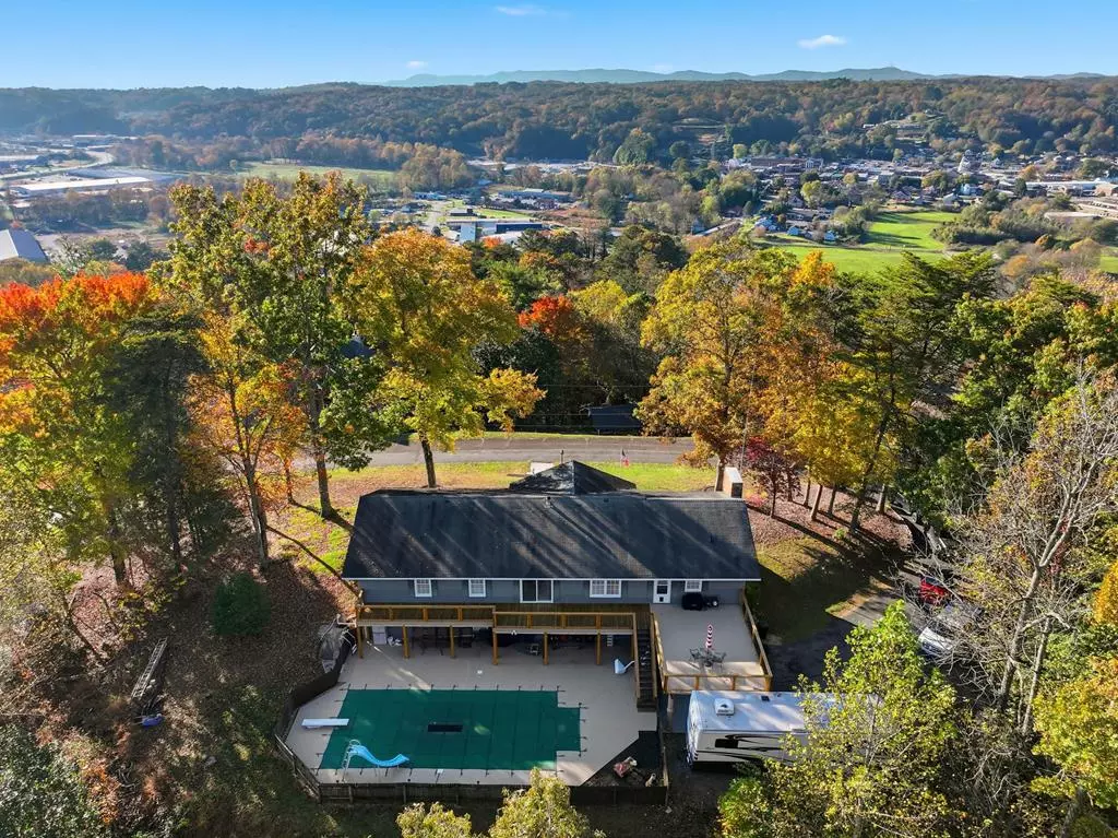 Ellijay, GA 30540,442 Jeff Drive