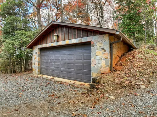 Mineral Bluff, GA 30559,100 Arrow Way