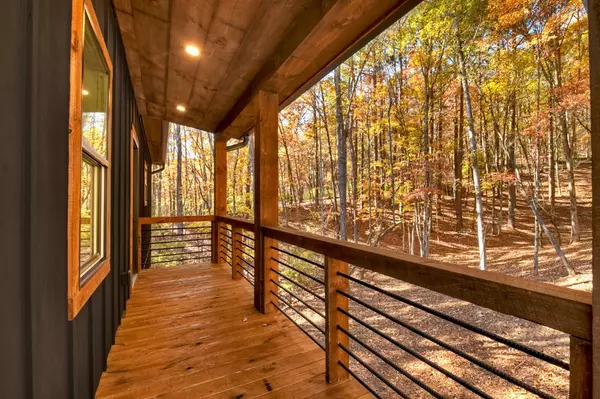 Morganton, GA 30560,85 Duck Cove