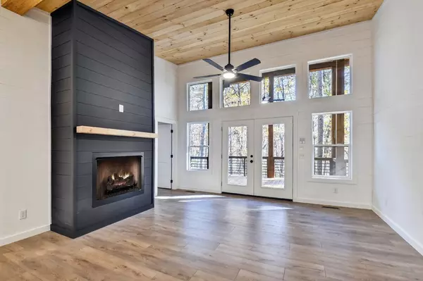 Morganton, GA 30560,85 Duck Cove