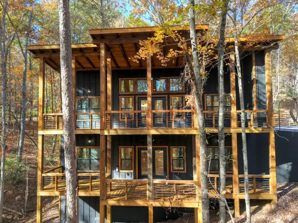 Morganton, GA 30560,85 Duck Cove