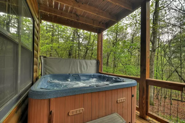 Mineral Bluff, GA 30559,294 Oakwood Trail