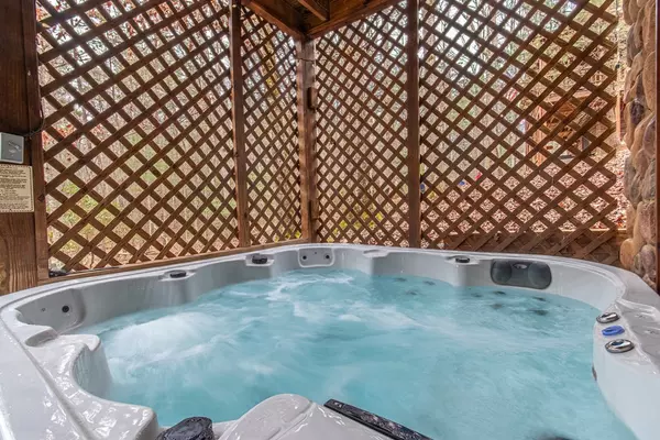 Blue Ridge, GA 30513,850 Mountain Lake Circle