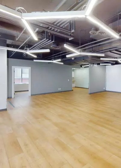 Calgary, AB T2G 0L4,1111 Olympic WAY SE #205