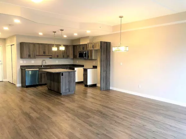 Brooks, AB T1R 0Y7,499 Meadow Lake Court E #205