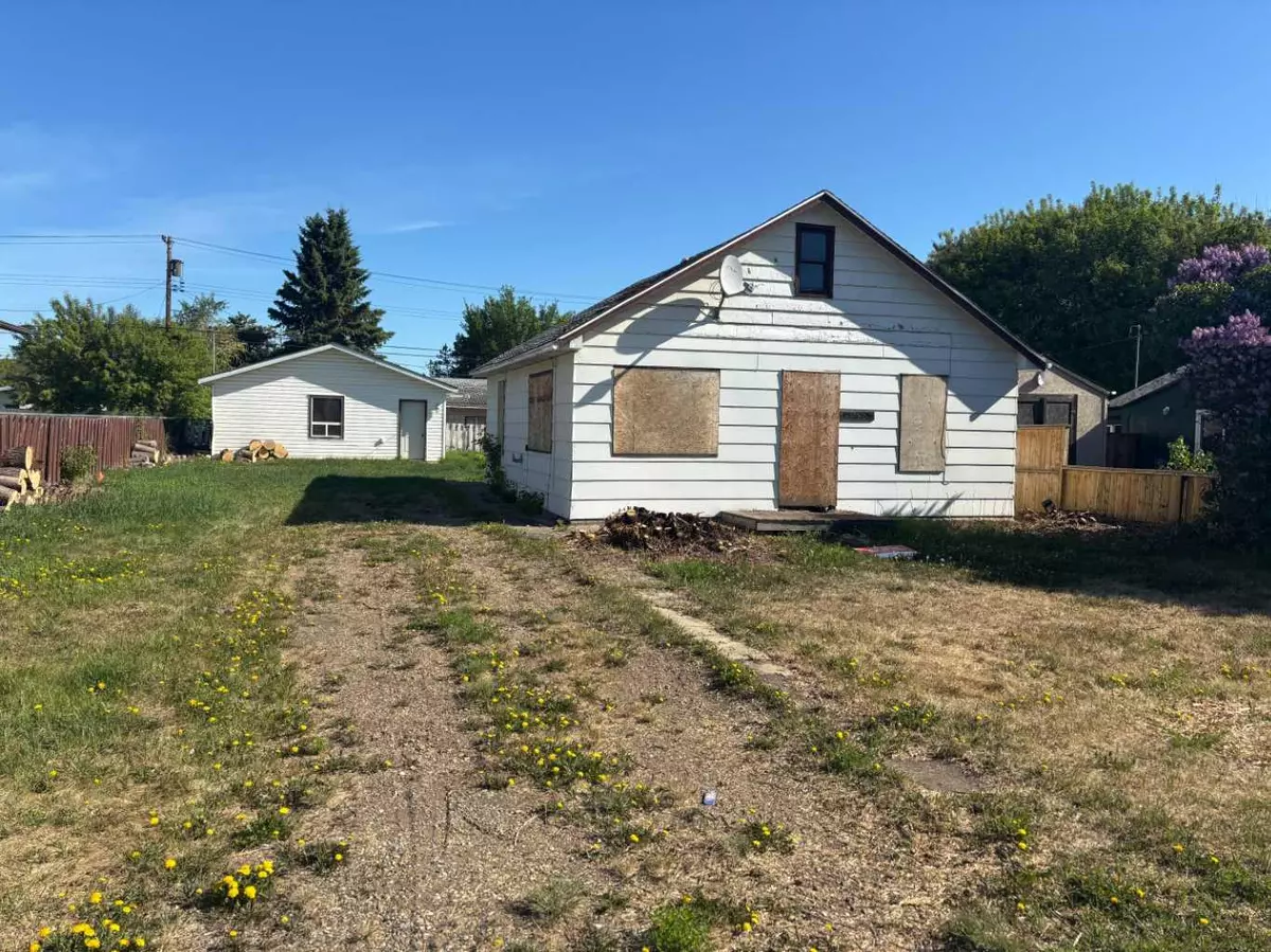 Peace River, AB T8S 1G3,9518 85 AVE