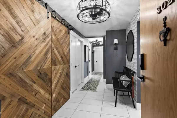 Calgary, AB t2e5a6,320 Meredith RD NE #302